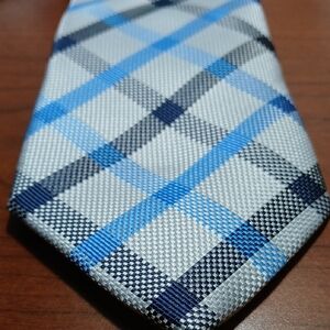 Elegant Checkered Tie in Blue and Gray